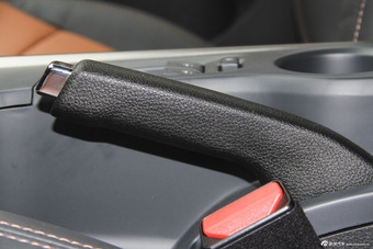 2015款海马S5 1.5T自动豪华型
