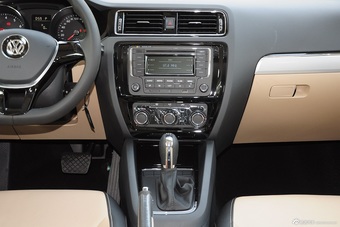 2015款速腾230TSI自动舒适型