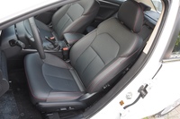 2016款奔腾B70 2.0L自动尊享型