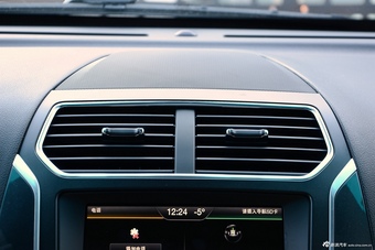 2016款探险者2.3T自动精英版