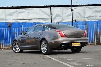 2016款捷豹XJL 3.0L自动SC四驱全景商务版