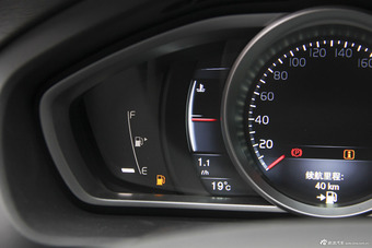 2016款沃尔沃V40 1.5T自动 T3 智逸版