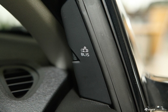 2015款沃尔沃V40 1.6T智逸版