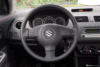 2015款雨燕1.5L手动限定版