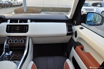 2015款揽胜运动版3.0 V6 SC 锋尚创业版