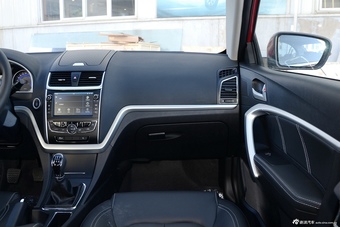 2016款吉利帝豪1.5L手动三厢向上版