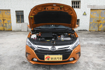 2015款比亚迪秦1.5T自动双冠旗舰Plus版图片