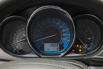 2014款YARiS L 致炫1.3L手动魅动版