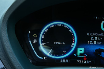 2014款比亚迪秦1.5T旗舰型