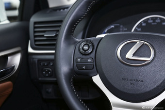 2014款雷克萨斯CT 1.8L自动200h舒适版单色