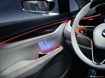 宝马Active Tourer官方图