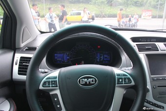 2014款比亚迪S6 1.5TI手动旗舰型