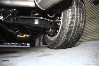 2016款比亚迪宋1.5TI手动尊贵型