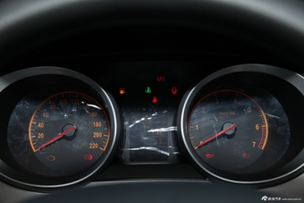 2012款中华H230 1.5L手动舒适型