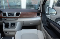 2016款上汽大通G10 2.0T手动豪华版