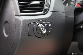 2014款宝马X1 xDrive20i X设计套装