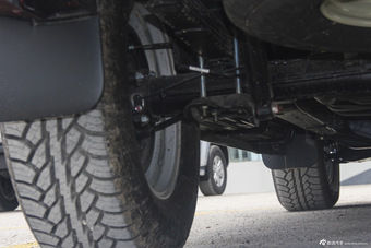 2015款五十铃D-MAX 2.5T手动四驱基本型