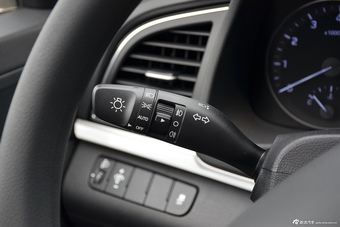 2016款领动 1.6L自动智炫精英型