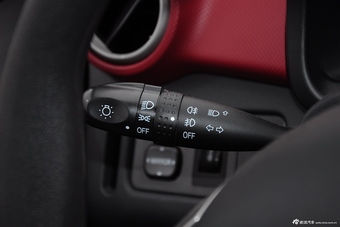 2014款奔奔1.4L手动天窗版