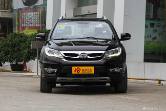 2015款比亚迪S7升级版2.0T自动尊贵型