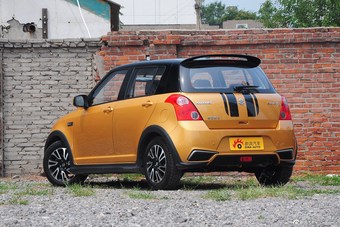 2015款雨燕1.5L自动限定版