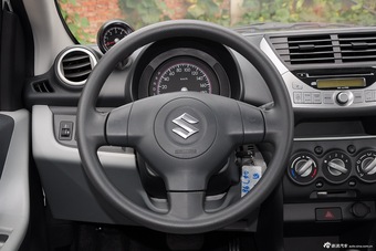 2015款奥拓1.0L自动限定版