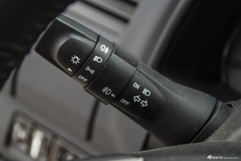 2015款五十铃mu-X 3.0T自动尊享型7座