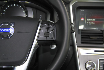 2015款沃尔沃XC60 2.0T T5 AWD智驭版