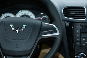 2014款五菱宏光S 1.2L手动舒适型