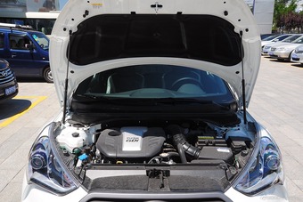 2015款现代飞思 1.6T自动尊享版