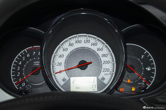 2016款威驰1.5L自动智臻星耀版