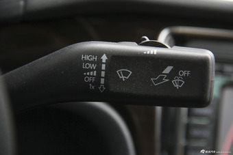 2014款帕萨特2.0T DSG御尊导航版