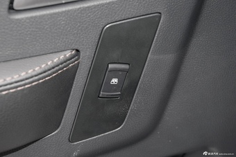 2016款北京BJ40L 2.3T自动四驱尊享版