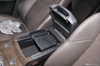 2013款锐志2.5V自动尚锐版