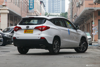 2016款比亚迪宋1.5TI手动尊贵型