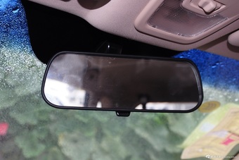 2015款宝骏560 1.8L手动精英型