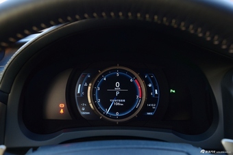 2016款雷克萨斯RC 2.0T 200t F SPORT极致版