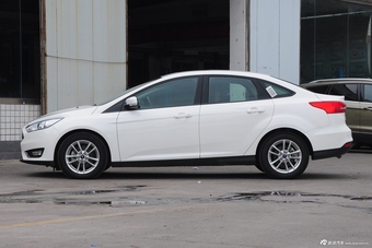 2015款福克斯三厢1.0L GTDi手动超能风尚型