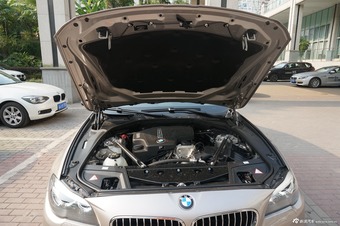 2012款宝马5系四门轿车长轴距版实拍