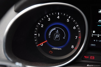 2015款全新胜达2.4L自动两驱GLS