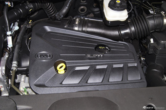 2015款比亚迪S7升级版2.0T自动尊贵型