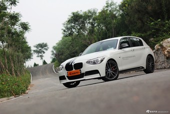 宝马1系轿车