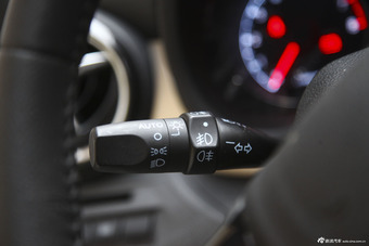 2016款比亚迪宋1.5TI手动尊贵型