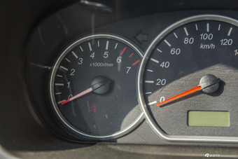 2014款五菱宏光S 1.2L 手动标准型