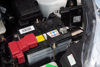 2015款奥拓1.0L自动限定版