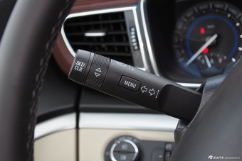 2015款GL8商务车2.4L豪华商务尊享版