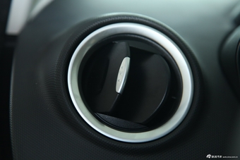 2013款嘉年华三厢1.5L自动时尚型