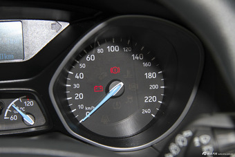 2015款福克斯两厢1.6L自动舒适型