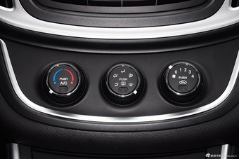 2015款 宝骏560 1.8L手动舒适型