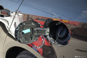 2016款奔腾B90 1.8T自动尊贵型十周年纪念版